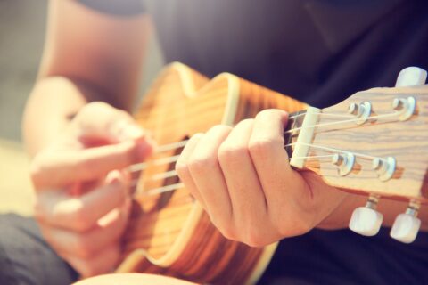 Ukulele Öğreniyorum – Bölüm 3 : İlk şarkı ve tekrar