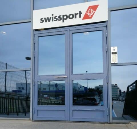 puerta de portal comunidades y empresas
