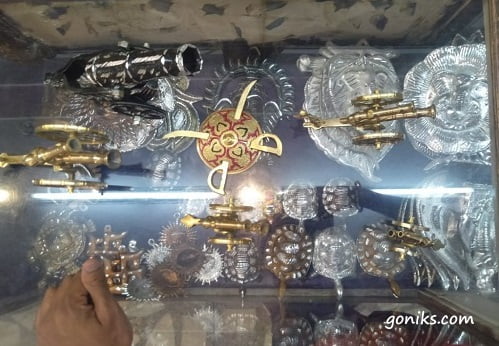 Antiques in art gallery of fort
