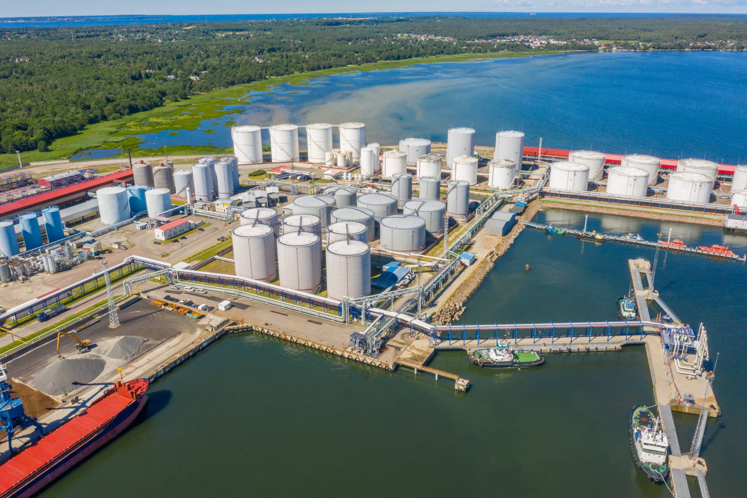 Hidden Risks: The Clean Air Act’s General Duty Clause and Chemical Safety