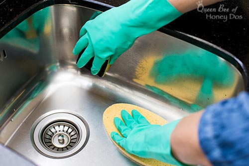 How To Clean Stainless Steel - Smudges, Prints, and Streaks