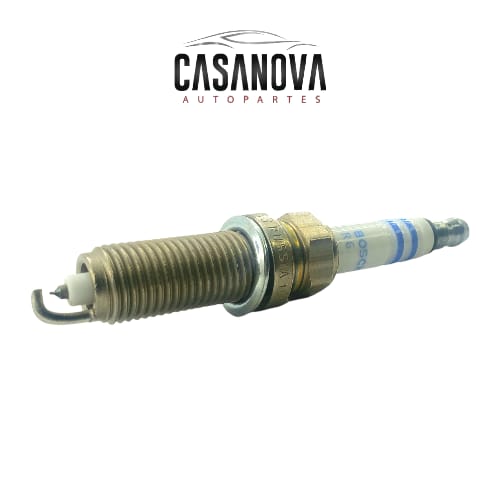 Bujías Platino para Nissan Tiida 1.6, 1.8L y Nissan Versa marca Bosch OEM 22401-ED816/ VR7SPP33/ LZKAR5AP-11