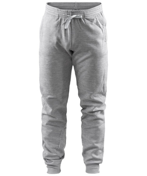 De Leisure Sweatpants voor heren is een zachte en casual sportbroek met een eigentijds design die is bedoeld voor dagelijks gebruik. De joggingbroek is gemaakt van functioneel polyester en heeft twee zijzakken
