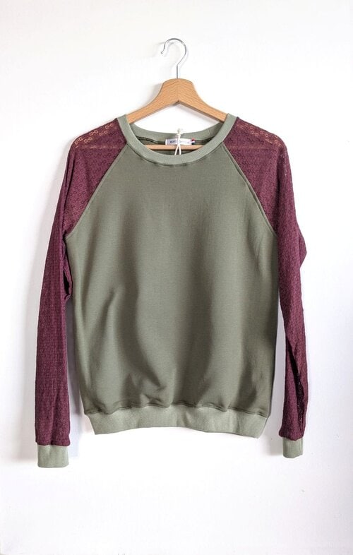 Sweatshirt Femme, sauge et manches dentelle prune, Made in France