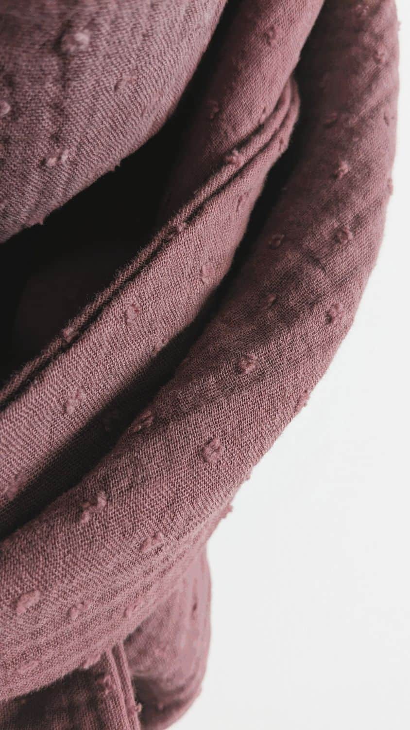 Echarpe Double Gaze de coton, Plumetis Prune – Image 2