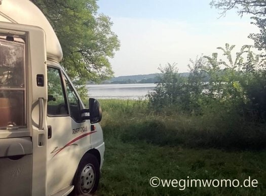 Im Wohnmobil kostenlos am Lac de Vingeanne übernachten