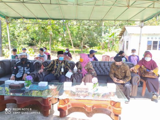 Tamu undangan menghadiri acara peresmian rumah siaga anak di Tanjung lanjut, kelurahan Kampung Bugis