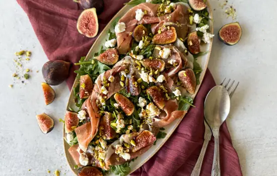 Fig & Prosciutto Salad with Goat Cheese and Pistachios