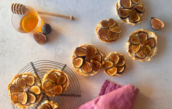 Fresh Fig Tartlets with Ricotta and Honey