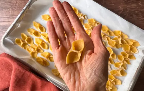 HOMEMADE BARCHETTE PASTA (LITTLE BOATS PASTA SHAPE)