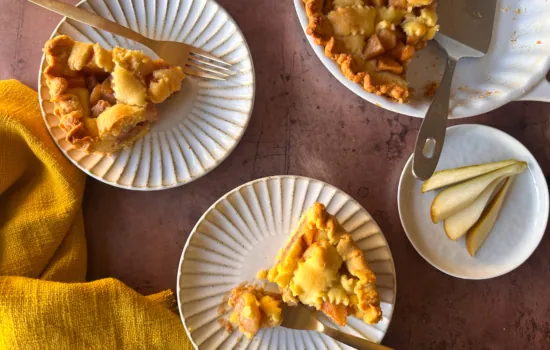 PEAR CROSTATA WITH CINNAMON (CROSTATA DI PERE E CANNELLA)