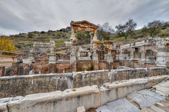 efes trajen çeşmesi günümüz