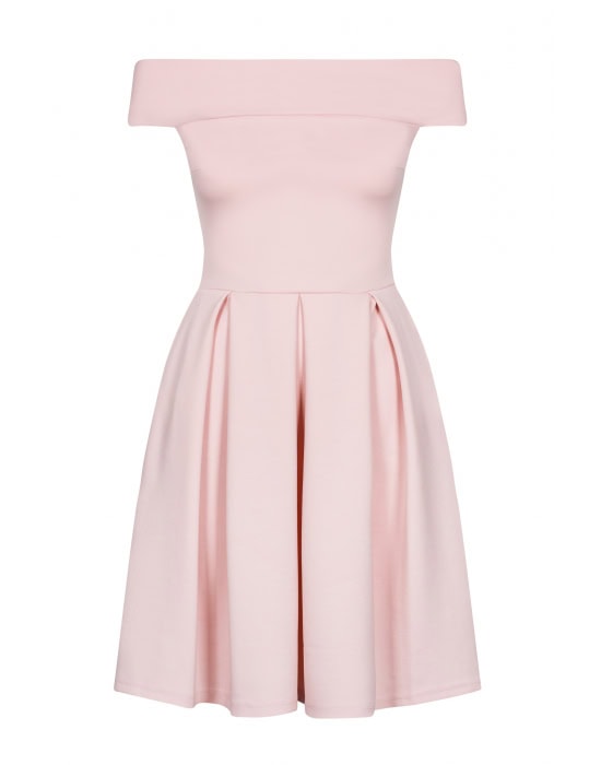 sukienka-odkryte-ramiona-w-kontrafaldy