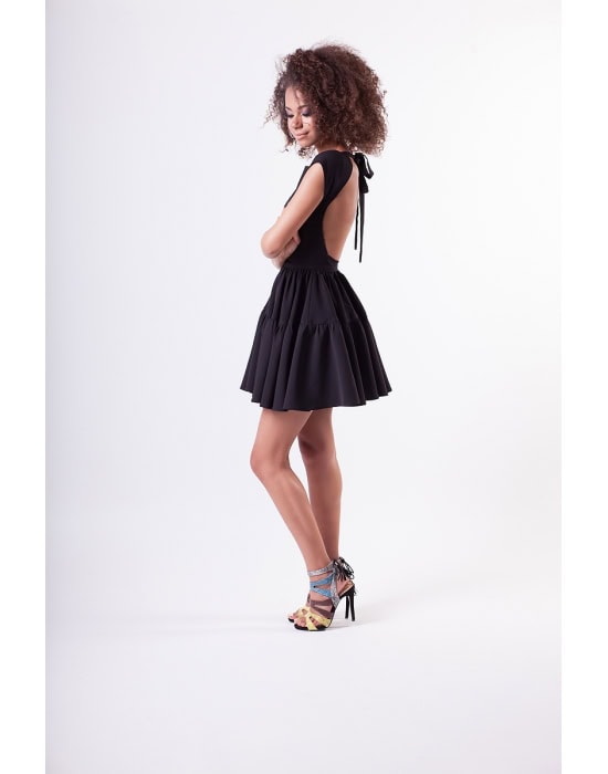 sukienka-princesska-z-odkrytymi-plecami