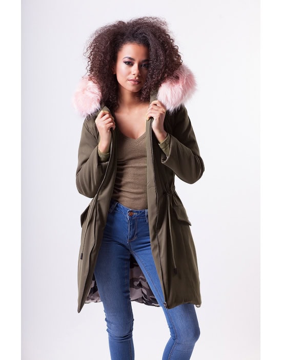 zimowa-parka-z-pudrowym-obszyciem