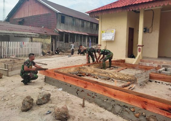 Satgas TMMD Ke-111 melaksanakan pembangunan Pos Kamling