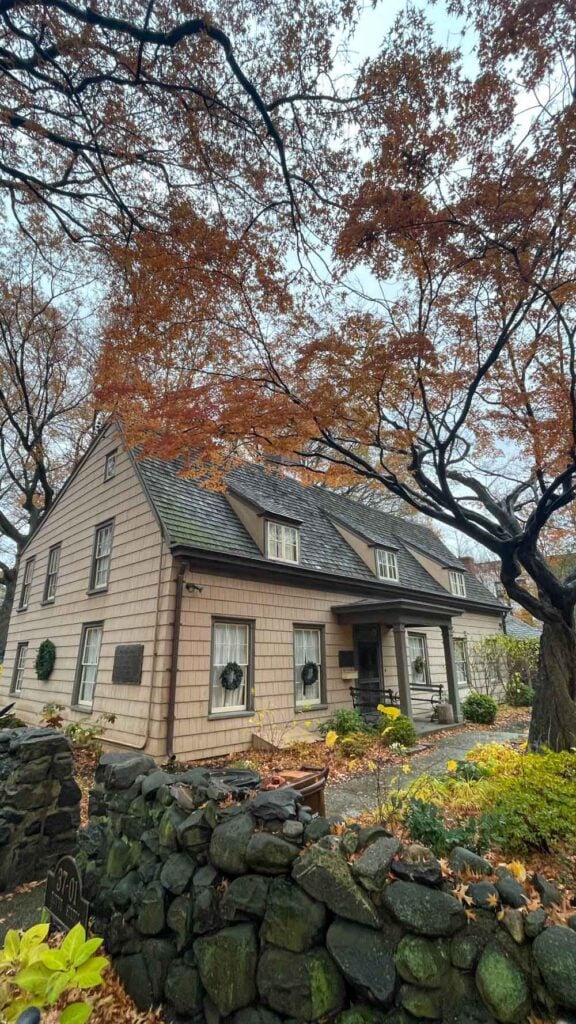 Flushing walking tour with Big Apple Greeter old wooden house