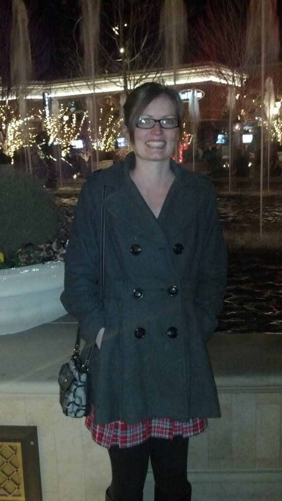 And here is my lovely pregnant self :)  I have taken some monthly pictures of my belly but I seem to have lost them... I finally started poppin out though, my brother Dan seems to think I'm huge, even though I've technically only gained a couple/few pounds, it's all in differnt spots, that's for sure! :)