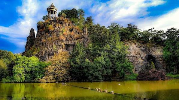 Dipingere il paesaggio: arte e natura a Villa Gregoriana Dipingere il paesaggio: arte e natura a Villa Gregoriana