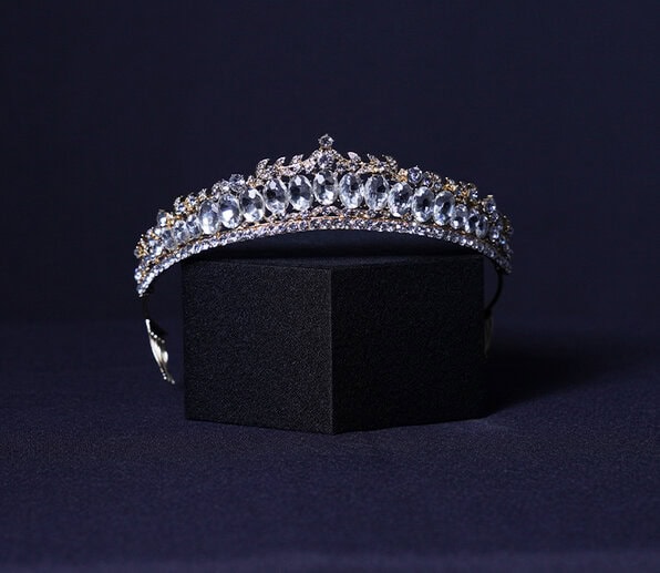 Tiara-White and Gold-0156
