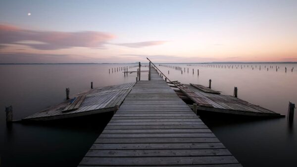 lago al tramonto