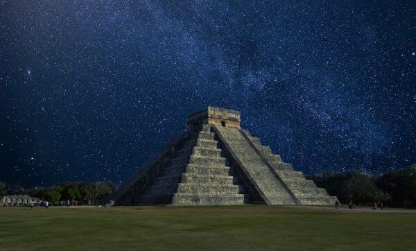Kukulcán de noche