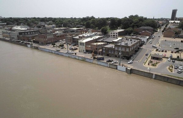 Mississippi River 2019 downtown Cape Girardeau, MO