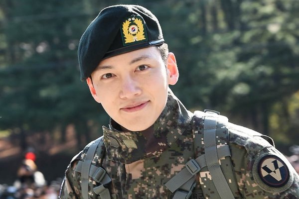 Foto-Foto Ji Chang Wook Selesai Wamil