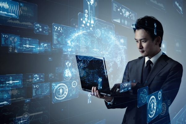 新卒でもIT企業に就職できる？メリットや求められるスキルなどを解説