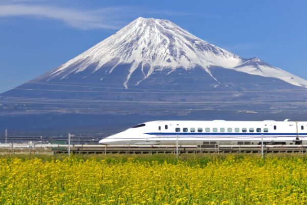 JR東海への就職は難易度が高い？採用大学ランキングや選考の流れを詳しく解説