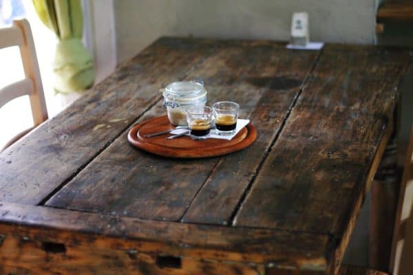 Table en bois rustique e1588807039485 Table en bois rustique