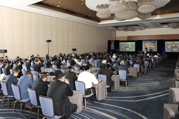 Keynot-Crowd-2