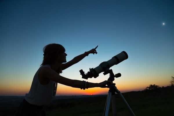 image 1057755827 600x400 - Buying Your First Telescope - 5 Essential Tips