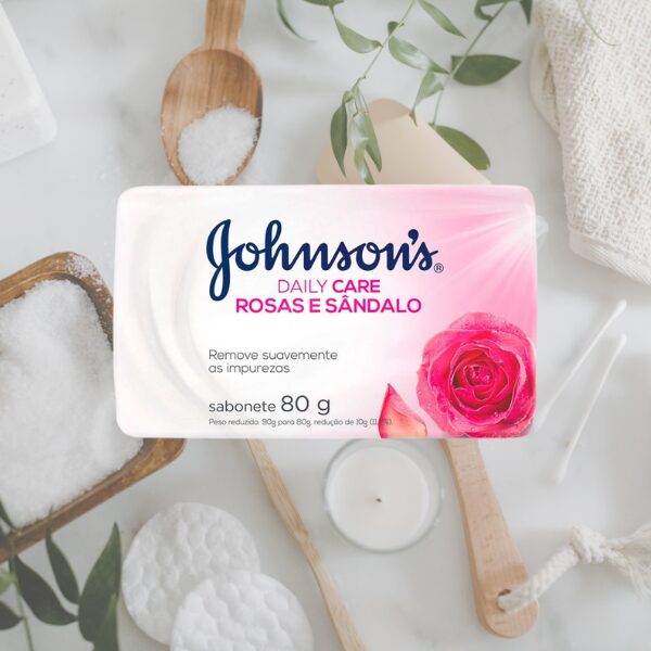 Sabonete Barra Johnsons Rosas e Sandalo 80g
