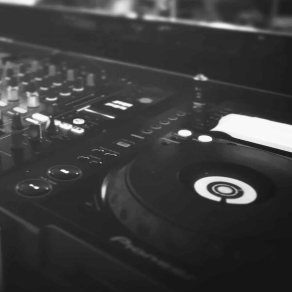 DJ Mix Mastering • Book a DJ master engineer