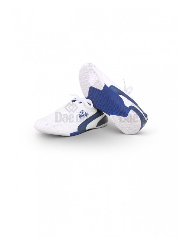 Zapatilla tipo kick adulto