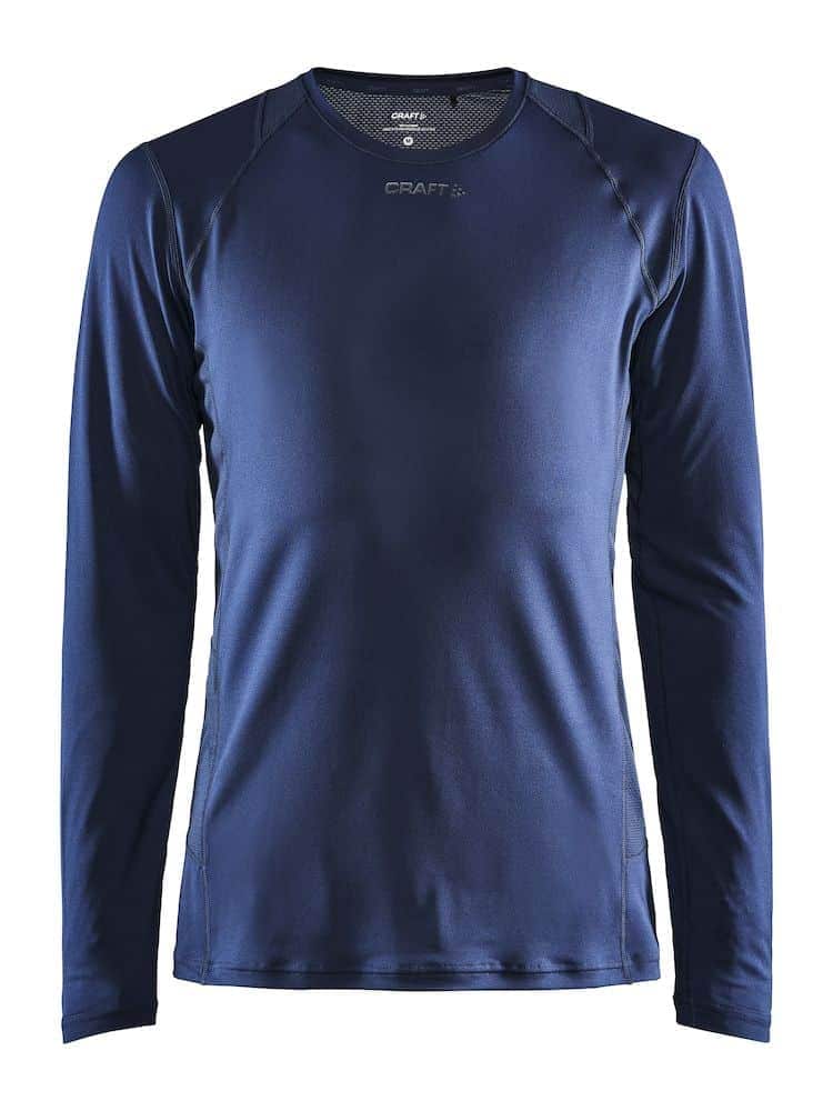 Geavanceerd traingsshirt met lange mouwen van zacht gerecycled polyester met efficint vochttransport voor intensieve dagelijkse training. Ergonomisch ontwerp voor optimale pasvorm met mesh details voor verbeterde ventilatie. Het shirt heeft een verborgen ritszakje aan de rechter zijde en is voorzien van het Craft logo aan de voorkant en het logo met zes stippen aan de achterkant.