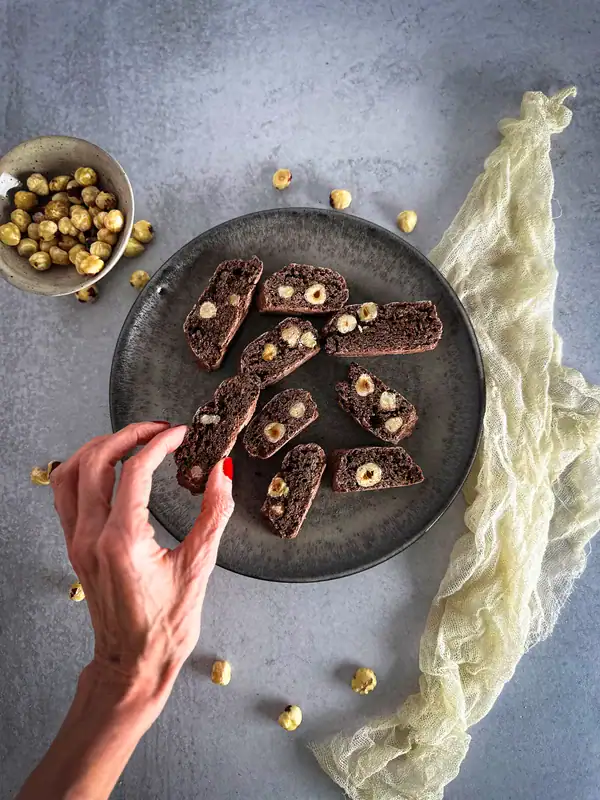 Italian-Cocoa-and-Hazelnut-Biscotti-Cantucci-Nocciole-e-Cacao_