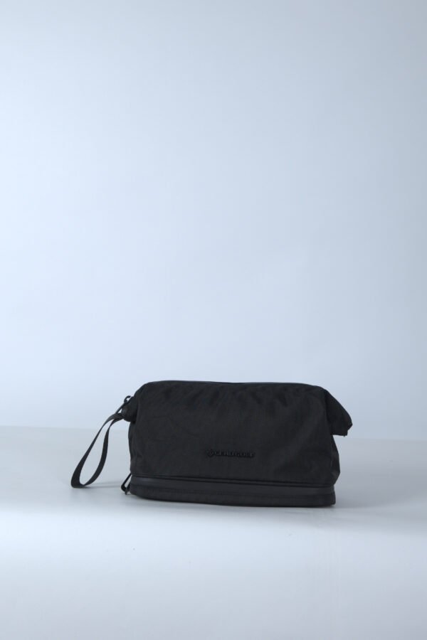 CEND GOLF TOILETRIES BAG (NEW STOCK)