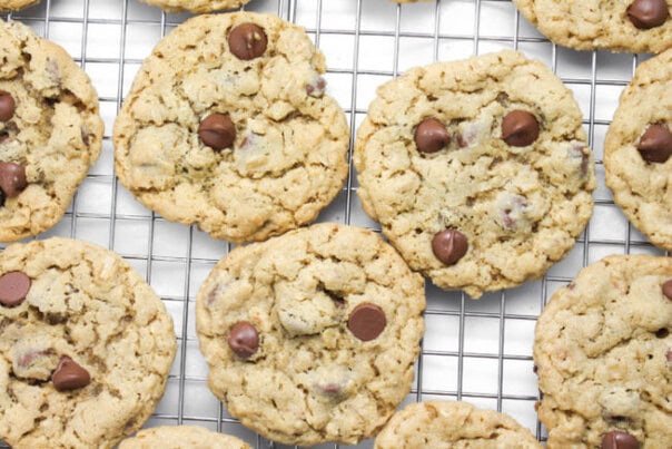 chocolate-chip-oatmeal-cookies