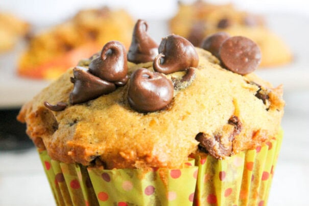 browned-butter-pumpkin-chocolate-chip-muffins