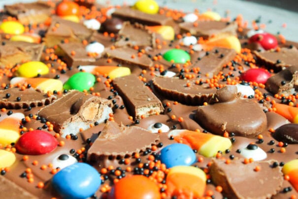 halloween-candy-bark