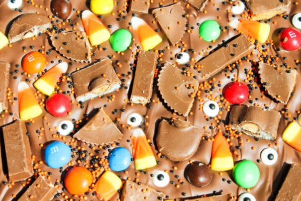 halloween-candy-bark