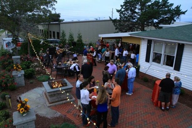 courtyard restaurant patio made of permeable brick pavers