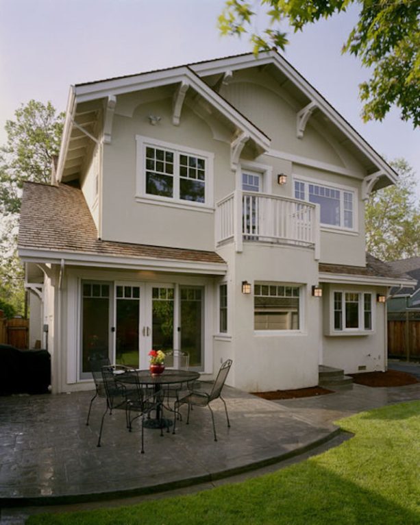 thick craftsman-style exterior window trim made of smooth stucco finish