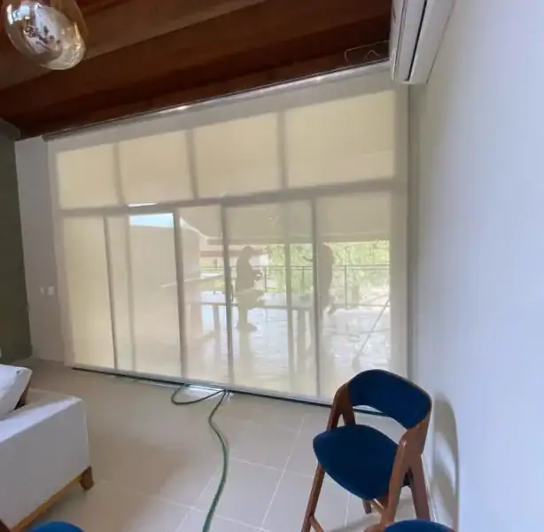 Toldo Cortina em Tela Screen com sistema automatizado (2)