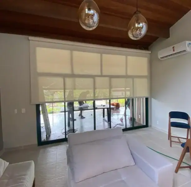 Toldo Cortina em Tela Screen com sistema automatizado em Praia Grande