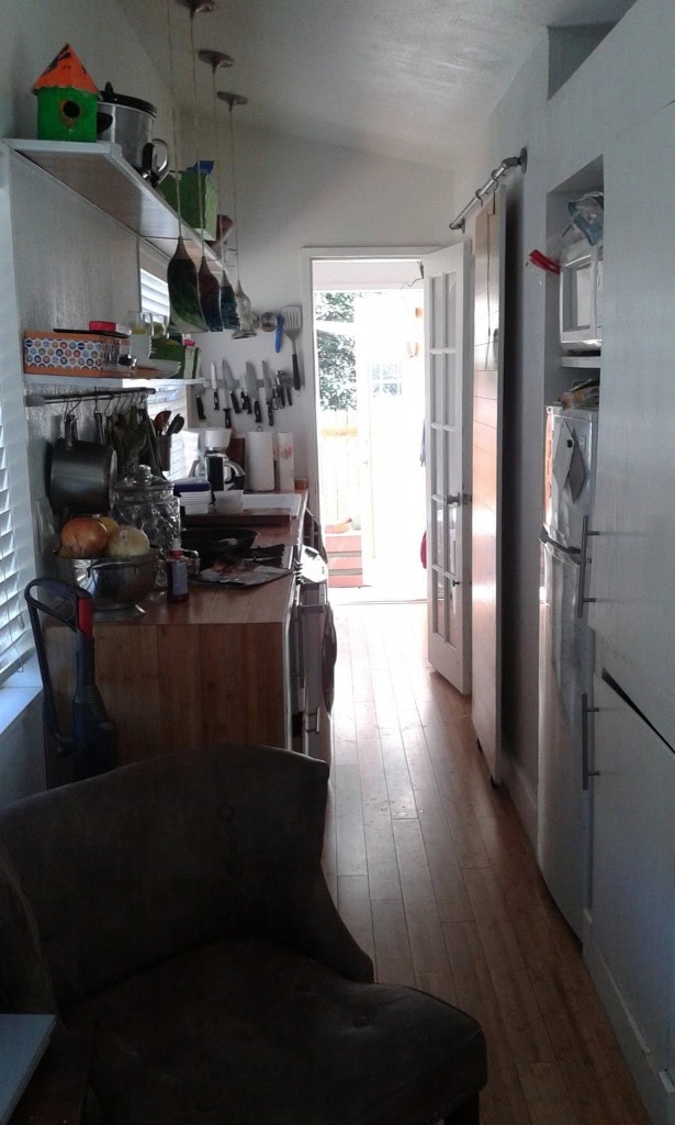 and this is the mess, tonight at our meetup people were saying how they wanted to see more 'unstaged' tiny houses... this is the mess we live in... kinda on the dirty side... but life is that...