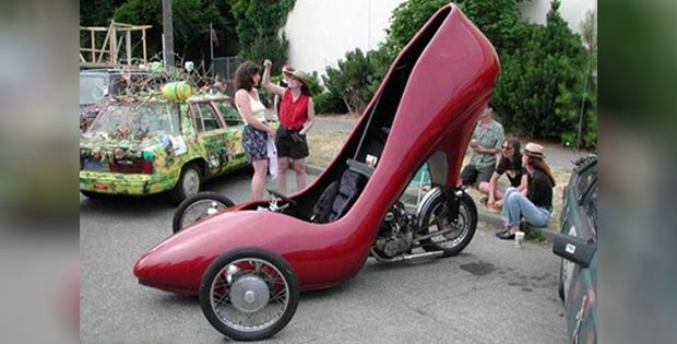 Shoe-shaped ladies' car