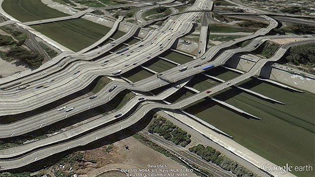 World's 18 craziest roads